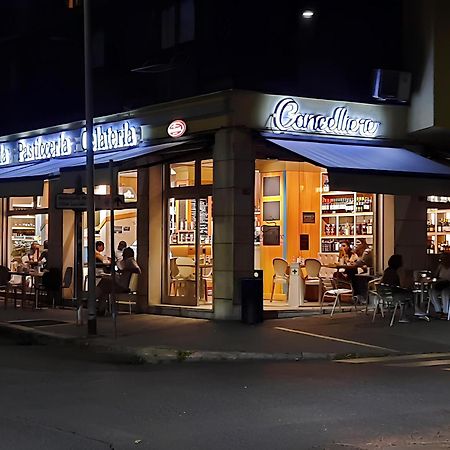 Frank Host Roma Lux , Metro A A 50 M, Simple Check-In Con Codice A Qualsiasi Orario Exterior foto